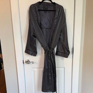 Robert Louis Black and White Patterned Robe